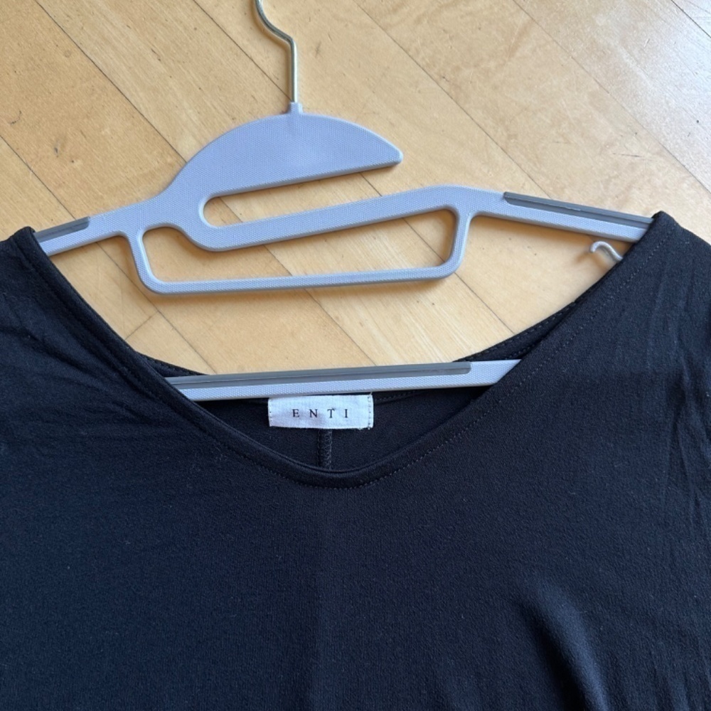 ENTI Black top, small.  CB2107 - Picture 4 of 6